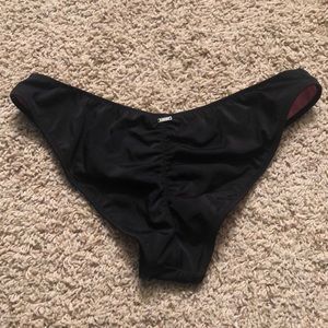 PINK Victoria's Secret Swim - Victoria’s Secret ruched butt bikini bottoms PINK Victoria's Secret Swim - Victoria’s Secret ruched butt bikini bottoms